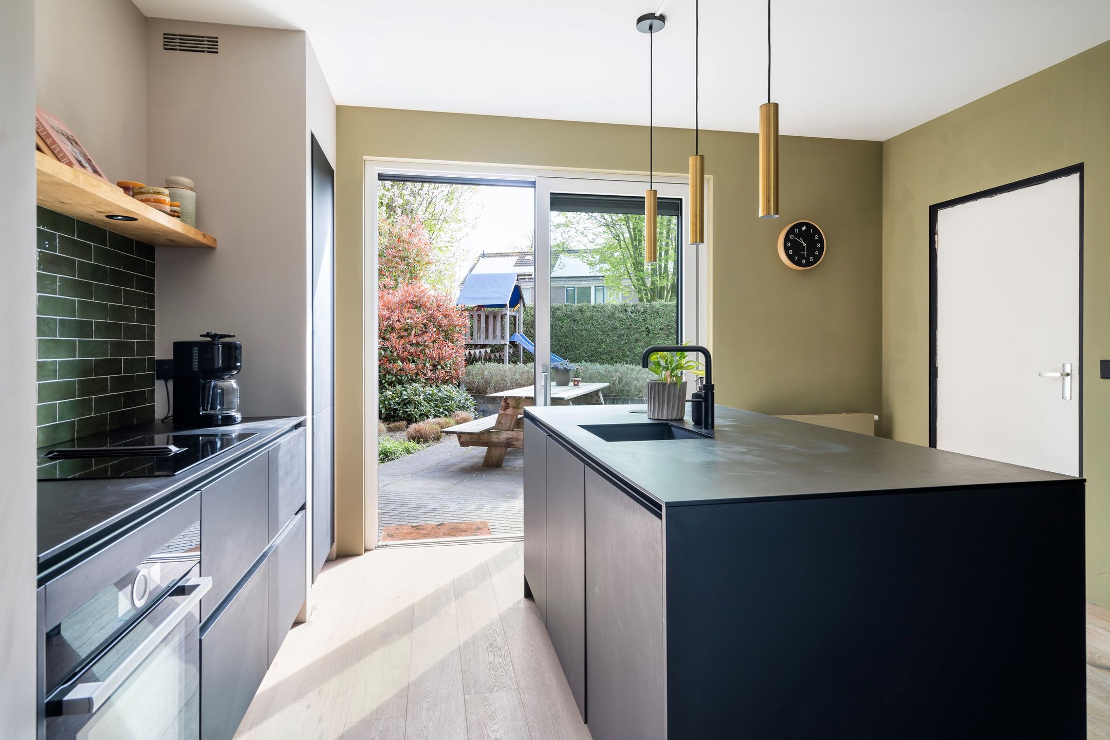 Foto 3 van Weverslaan 15