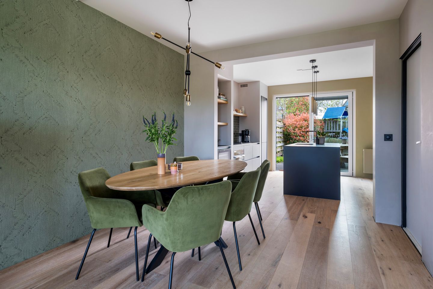 Foto 10 van Weverslaan 15