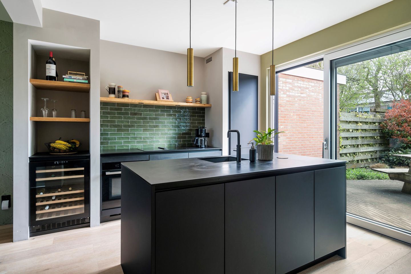 Foto 14 van Weverslaan 15