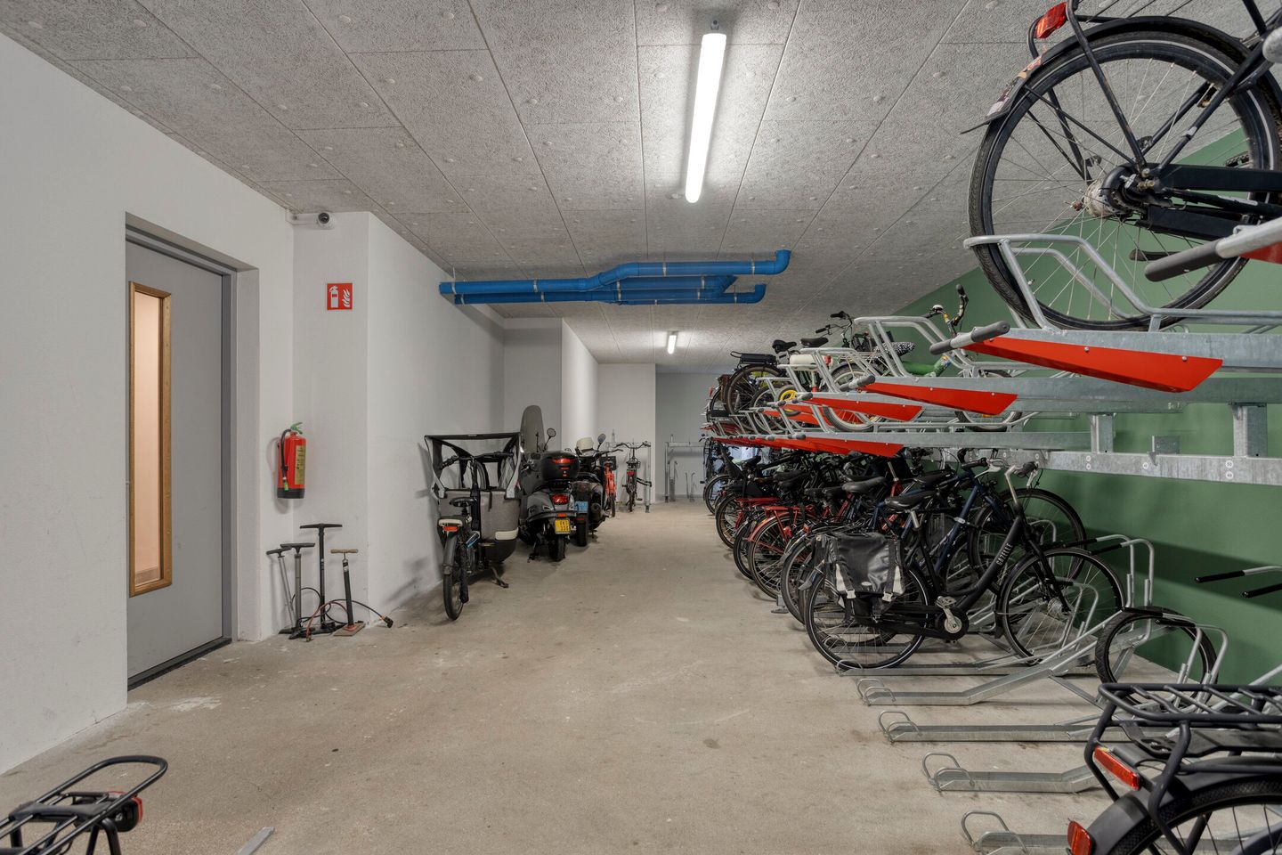 Foto 25 van Nieuwevaartweg 3