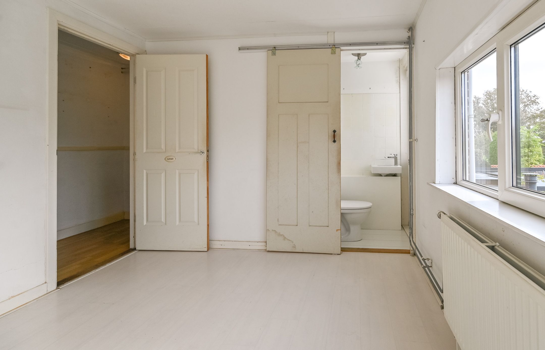 Renovatable Semi-Detached Home with Deep Garden in Desirable 1930s Neighborhood — 21