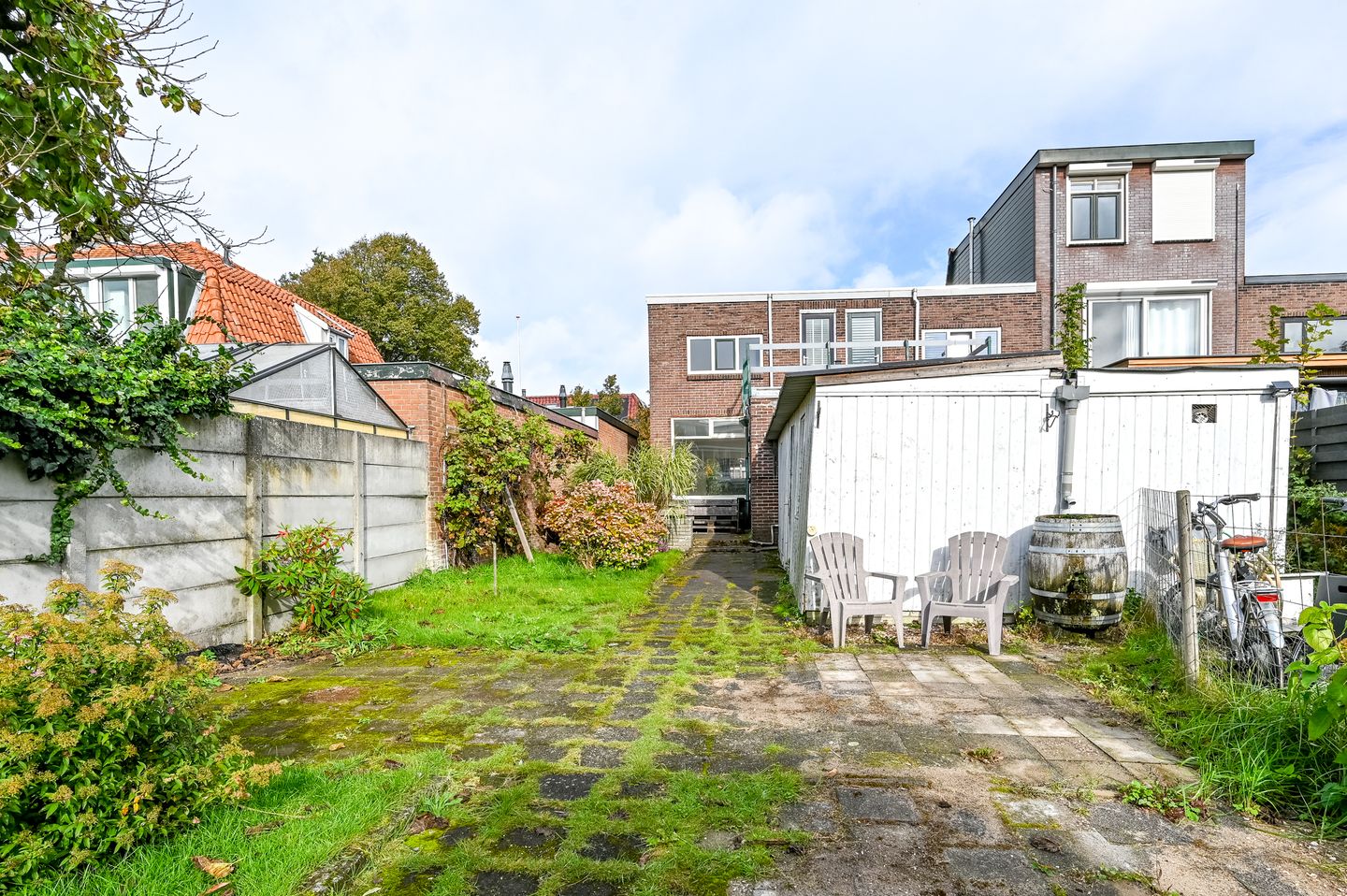 Renovatable Semi-Detached Home with Deep Garden in Desirable 1930s Neighborhood — 34