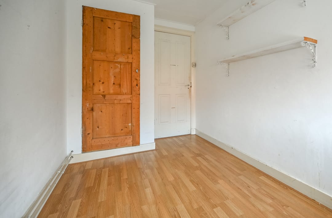 Renovatable Semi-Detached Home with Deep Garden in Desirable 1930s Neighborhood — 26