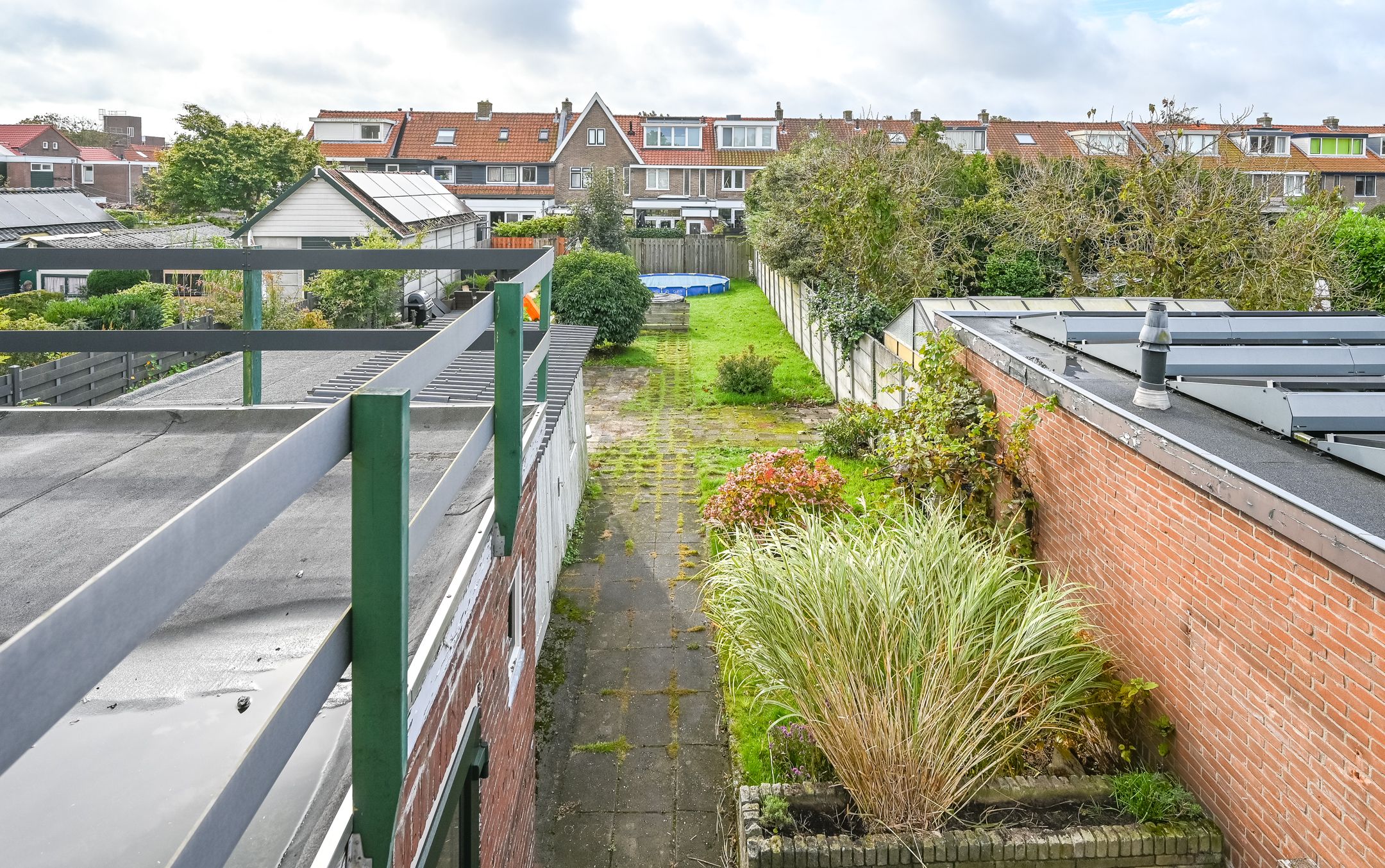 Renovatable Semi-Detached Home with Deep Garden in Desirable 1930s Neighborhood — 27