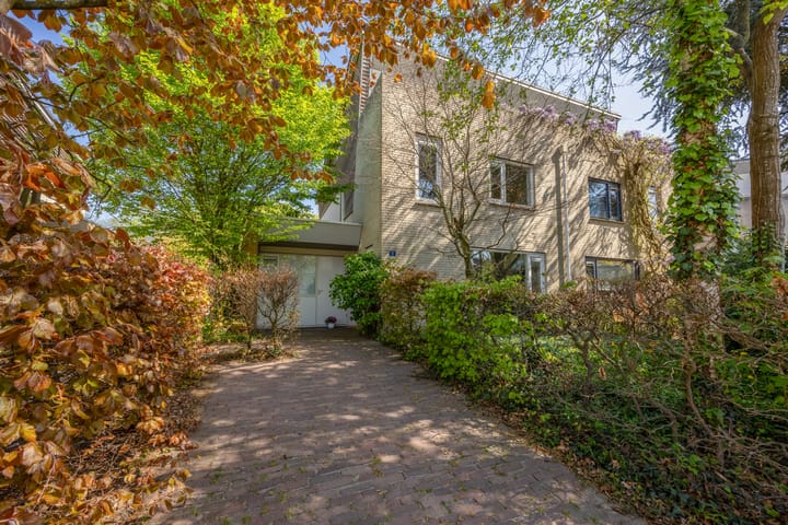 Photo 2 of Moeder Teresahof 17