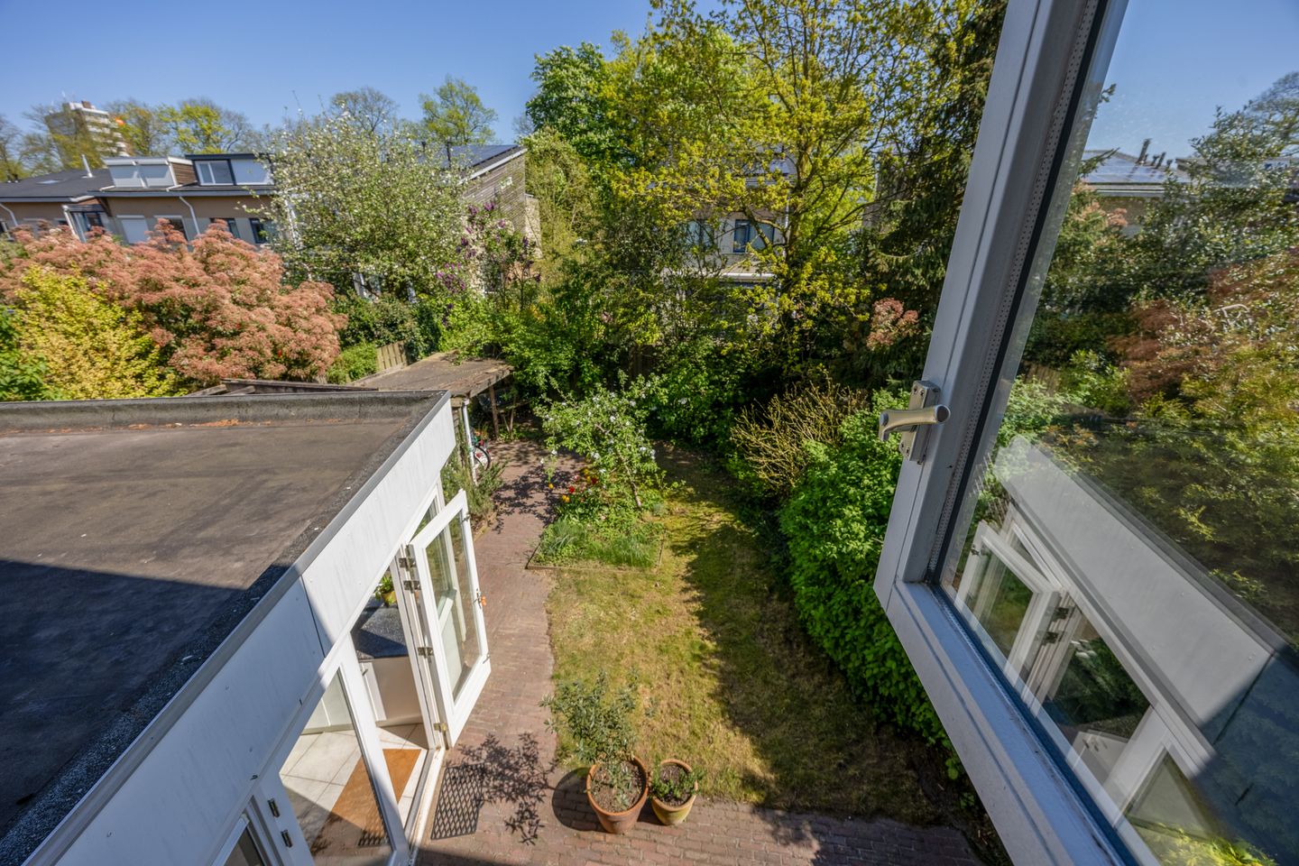 Spacious Semi-Detached Home with Garage and Sunny Rooftop Terrace in Nijmegen Heijendaal — 34