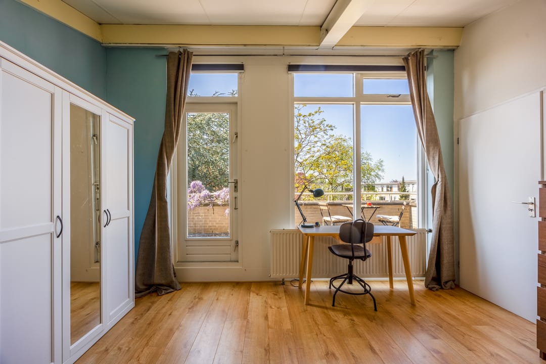 Spacious Semi-Detached Home with Garage and Sunny Rooftop Terrace in Nijmegen Heijendaal — 38
