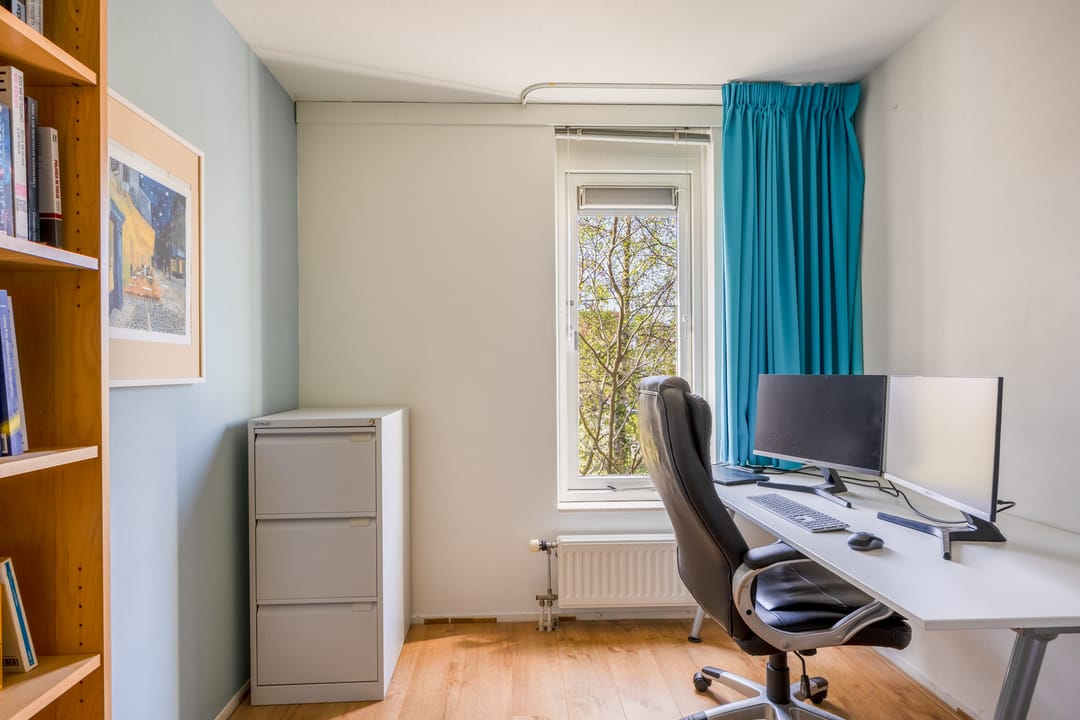 Spacious Semi-Detached Home with Garage and Sunny Rooftop Terrace in Nijmegen Heijendaal — 26