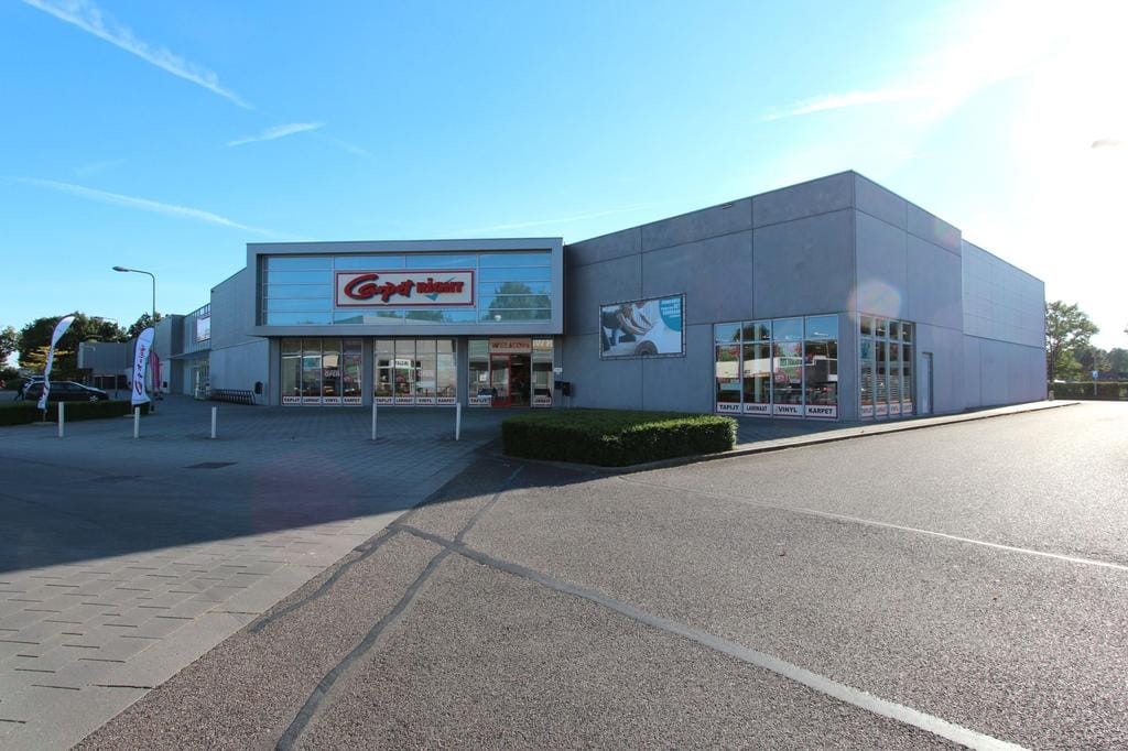 View photo 2 of Plataanstraat 39