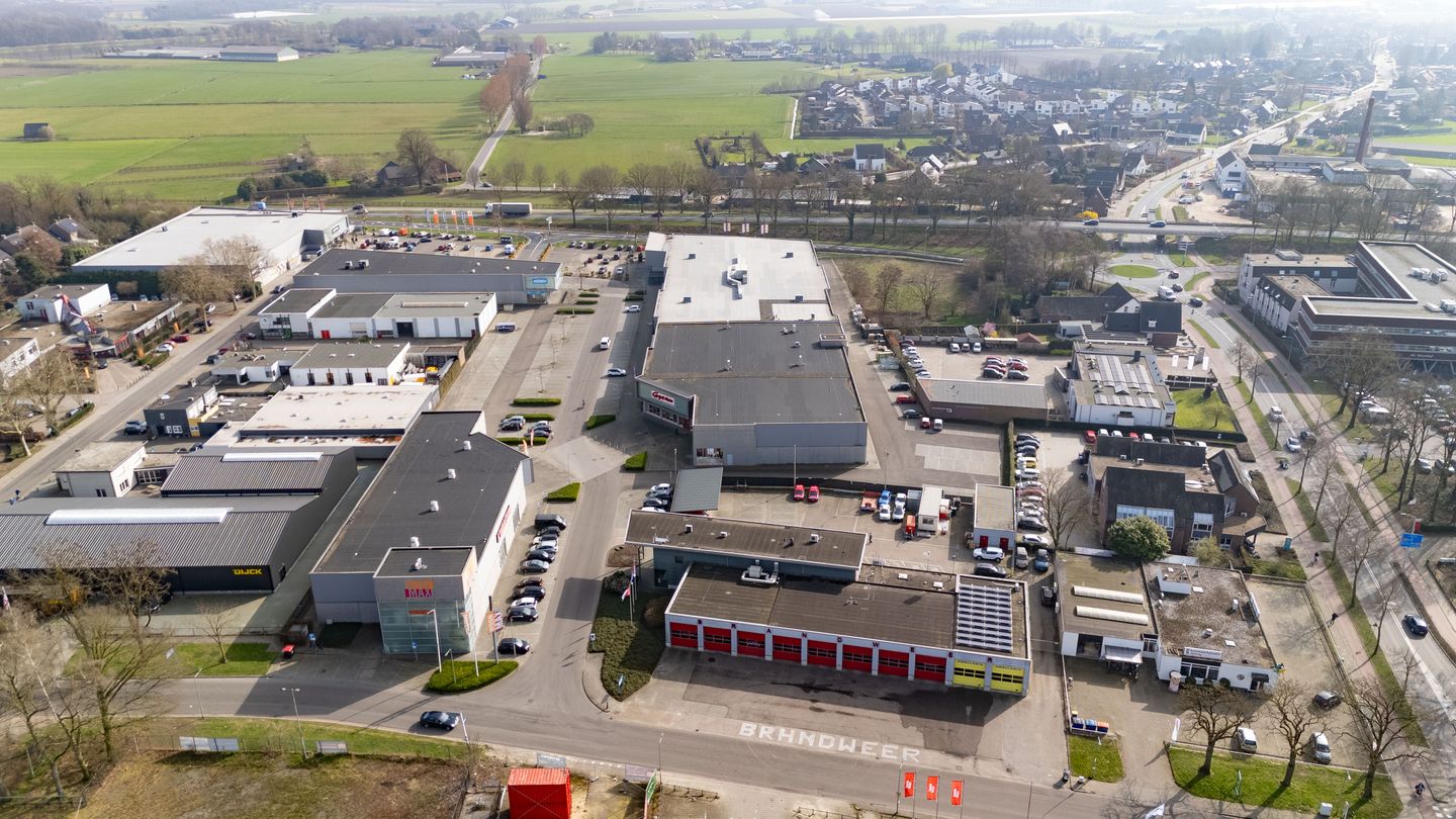 View photo 3 of Plataanstraat 39