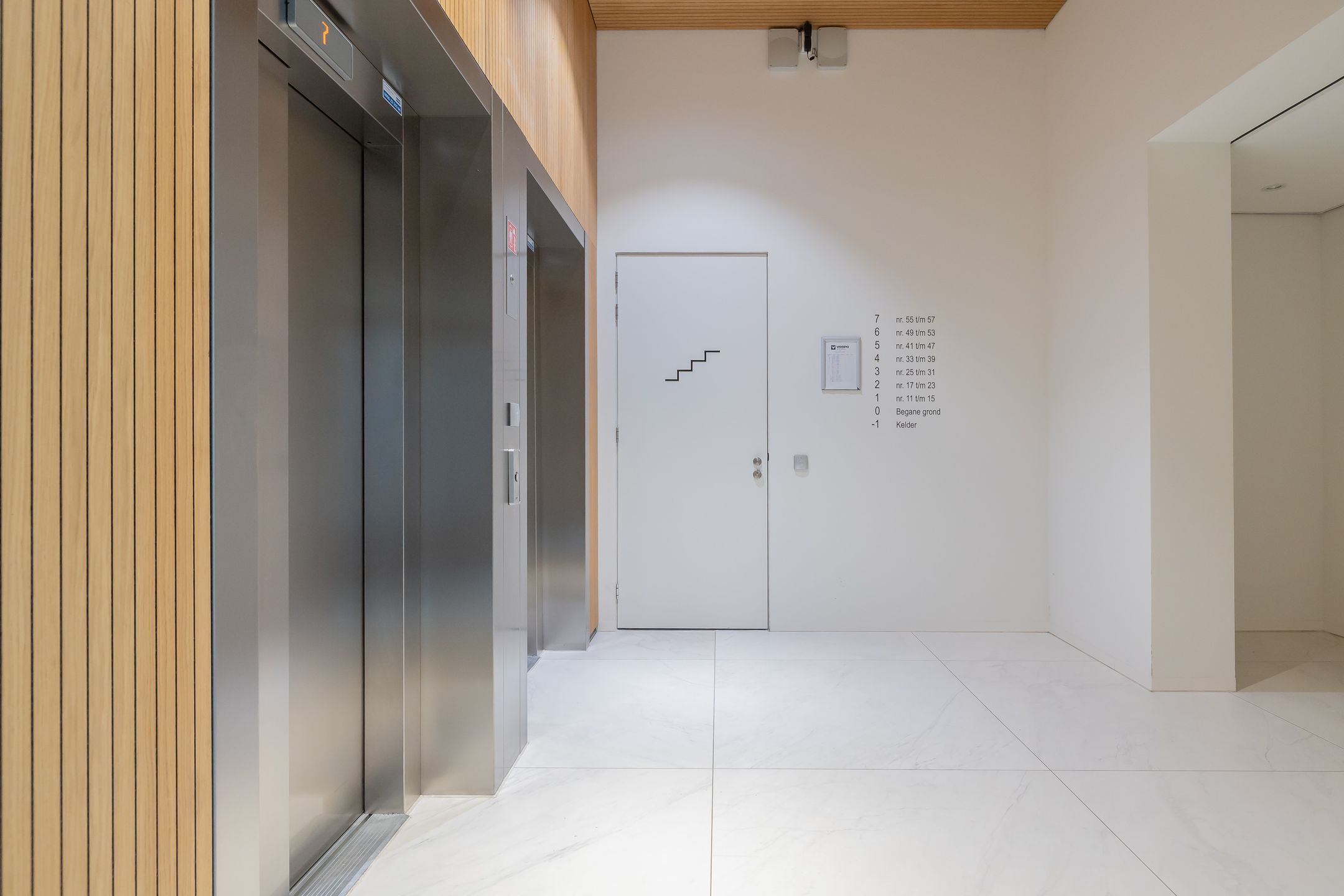 Luxurious Three-Room Apartment with Two Balconies in Hyde Park — 27