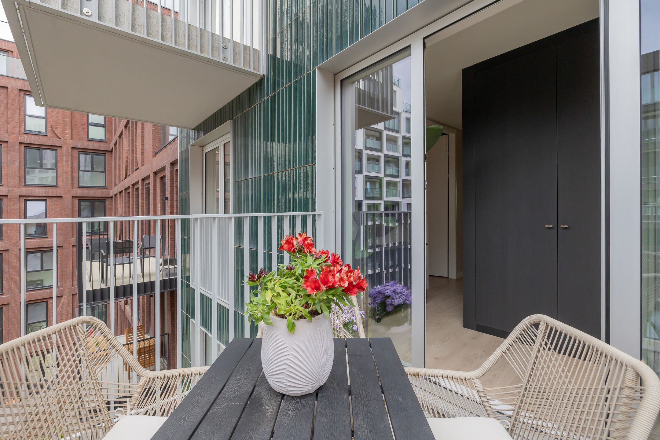 Luxurious Three-Room Apartment with Two Balconies in Hyde Park — 21