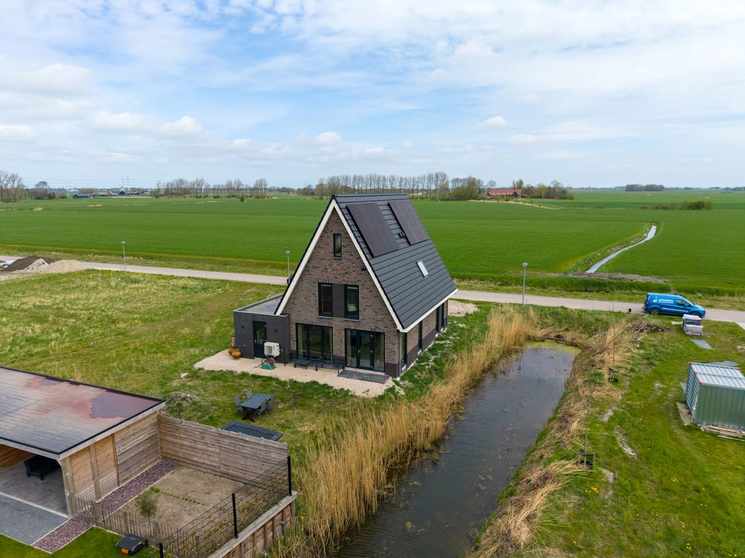 Foto 2 van Waterhoen 8