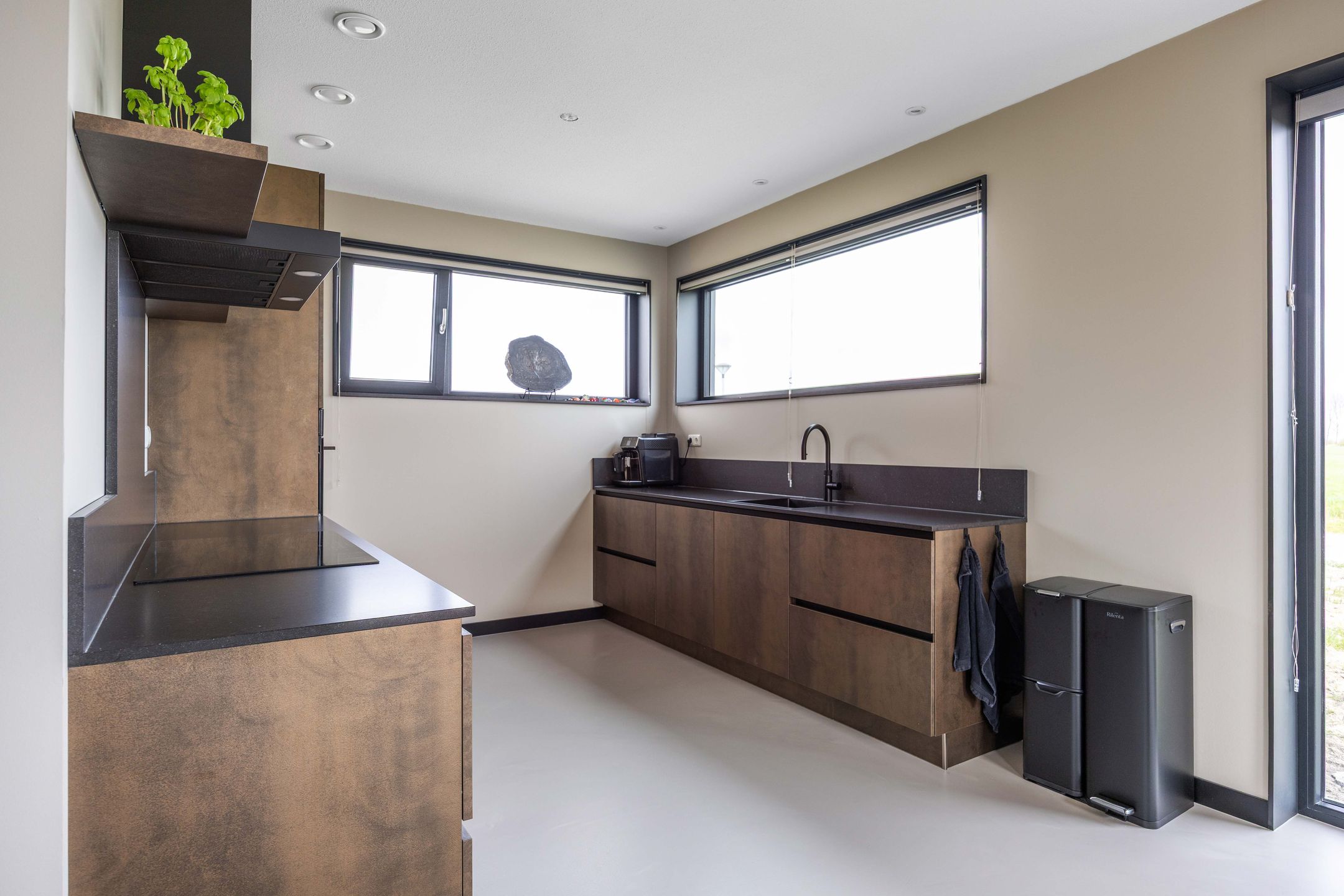 Foto 24 van Waterhoen 8