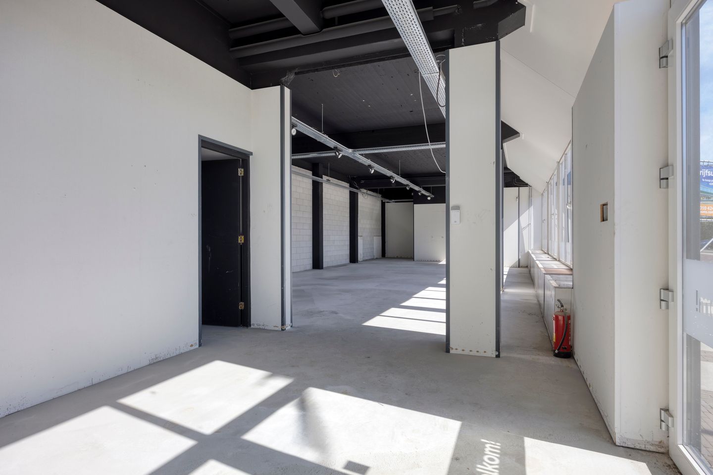 View photo 2 of Industrieweg 26