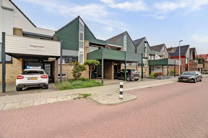 Tussenwoning te koop: Zuidkade 40, Waddinxveen