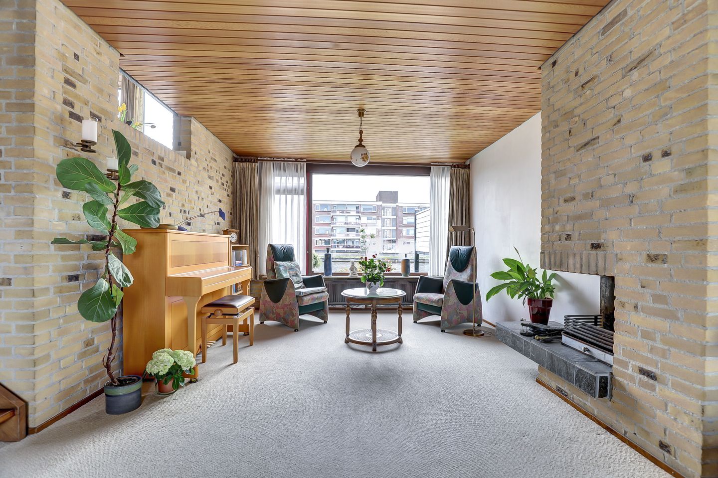 Spacious split-level home with river views, character and versatile living options — 14