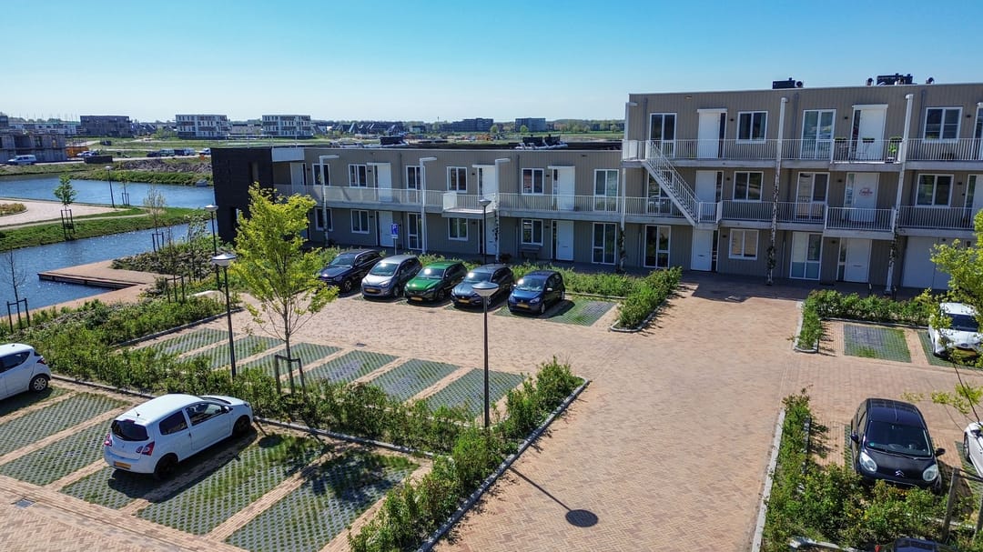 Modern Energy-Efficient Apartment with Water Views in Zeewolde — 22