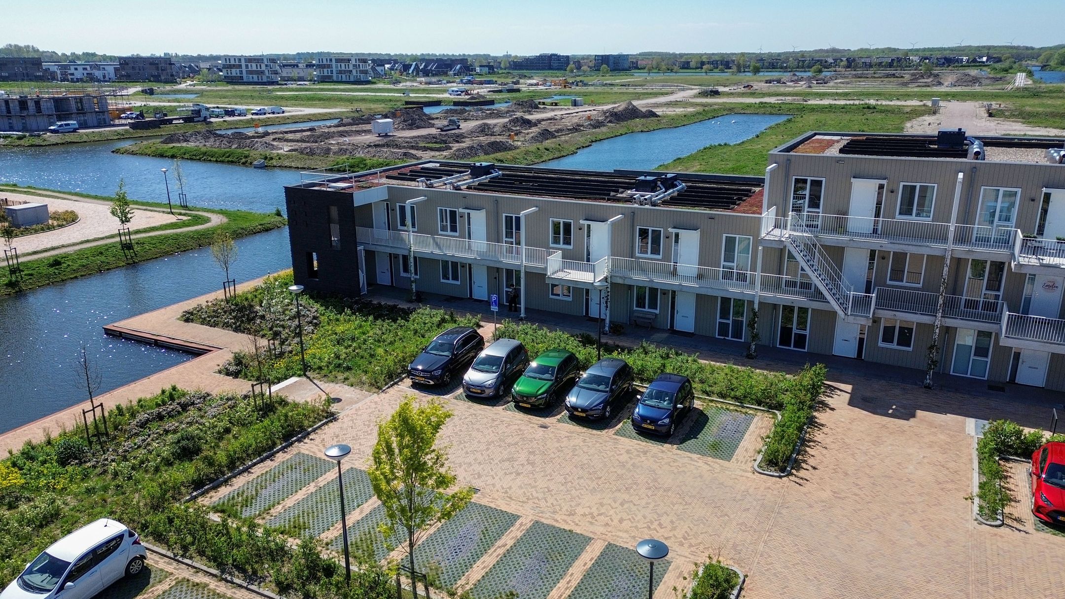 Modern Energy-Efficient Apartment with Water Views in Zeewolde — 24