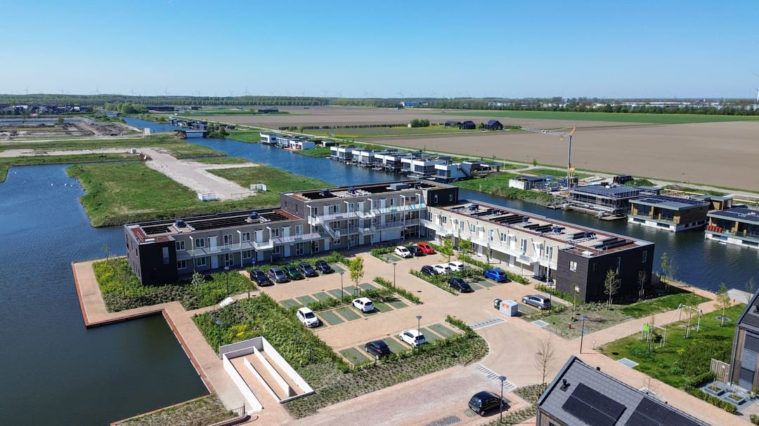 Modern Energy-Efficient Apartment with Water Views in Zeewolde — 26