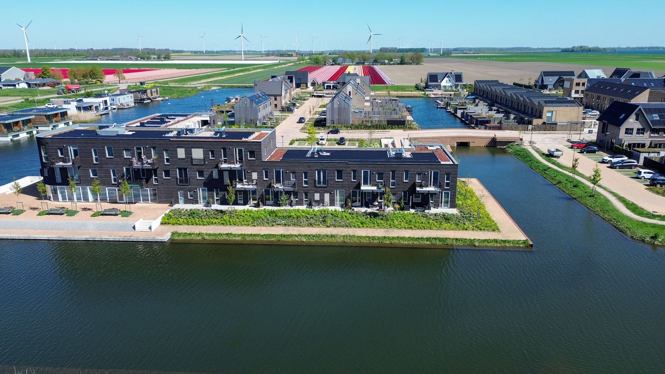 Modern Energy-Efficient Apartment with Water Views in Zeewolde — 27