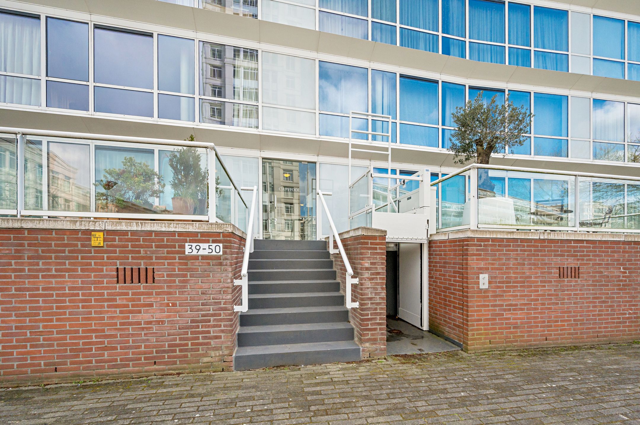 Foto 12 van Burgemeester De Monchyplein 48