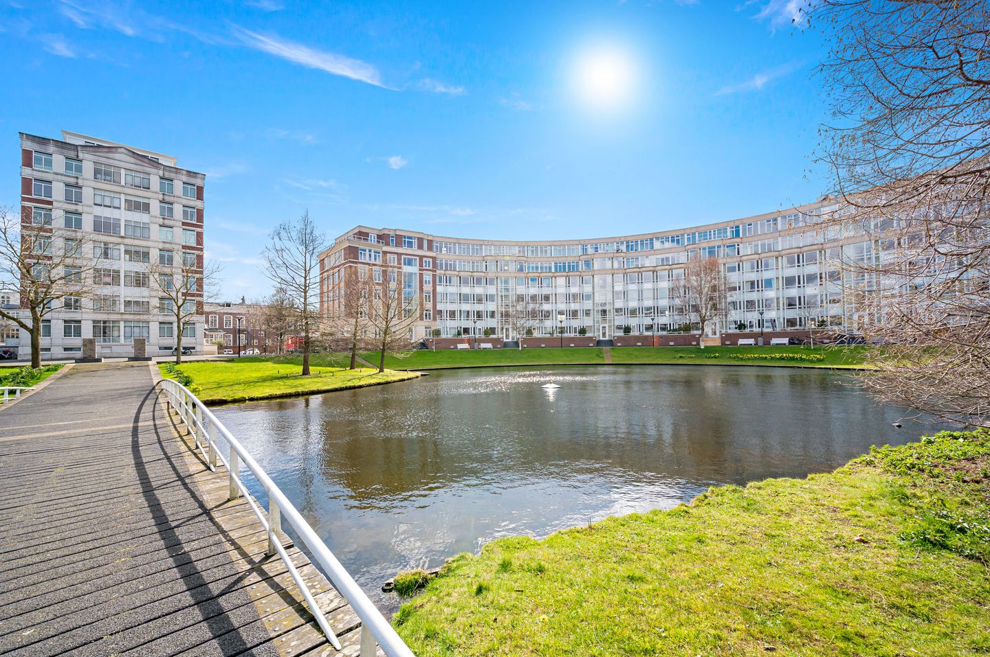 Foto 44 van Burgemeester De Monchyplein 48