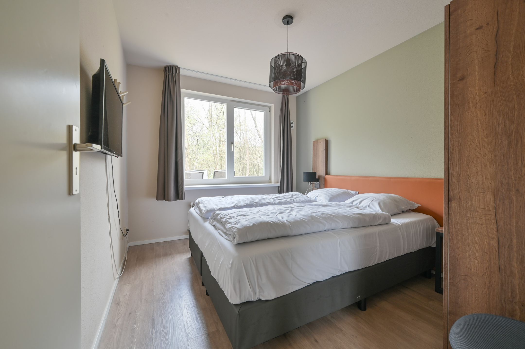 Photo 12 of Valkenlaan 26-A126A
