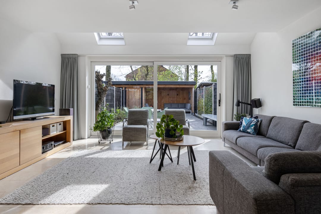 Garden-oriented family living in a spacious home in De Drait — 16