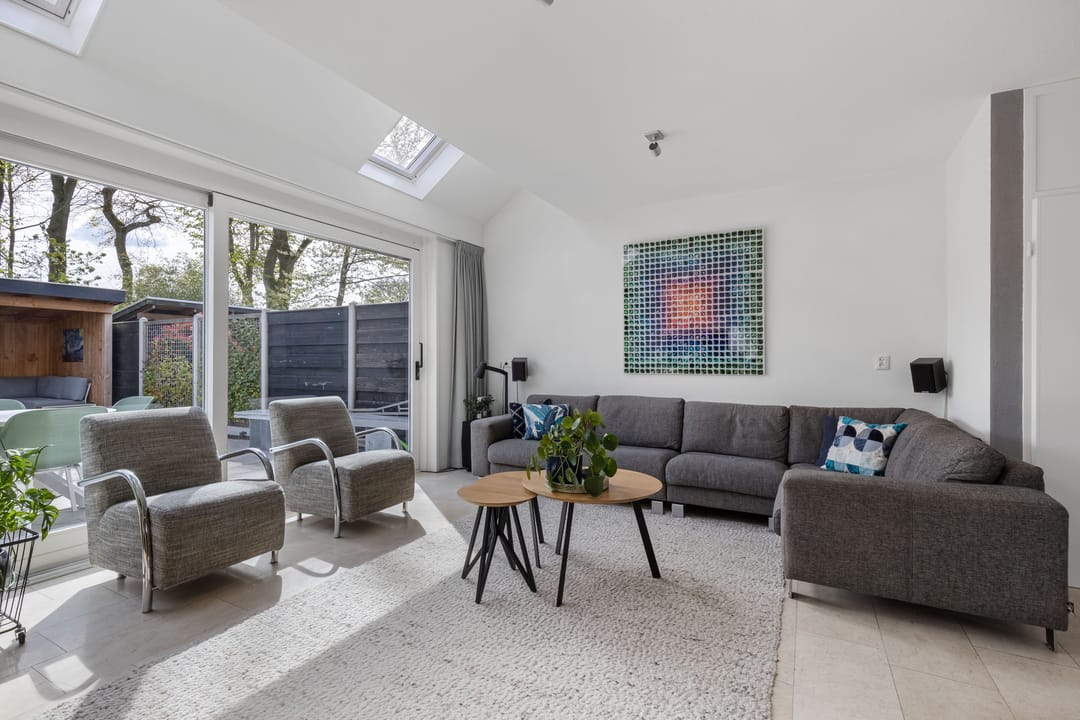 Garden-oriented family living in a spacious home in De Drait — 17