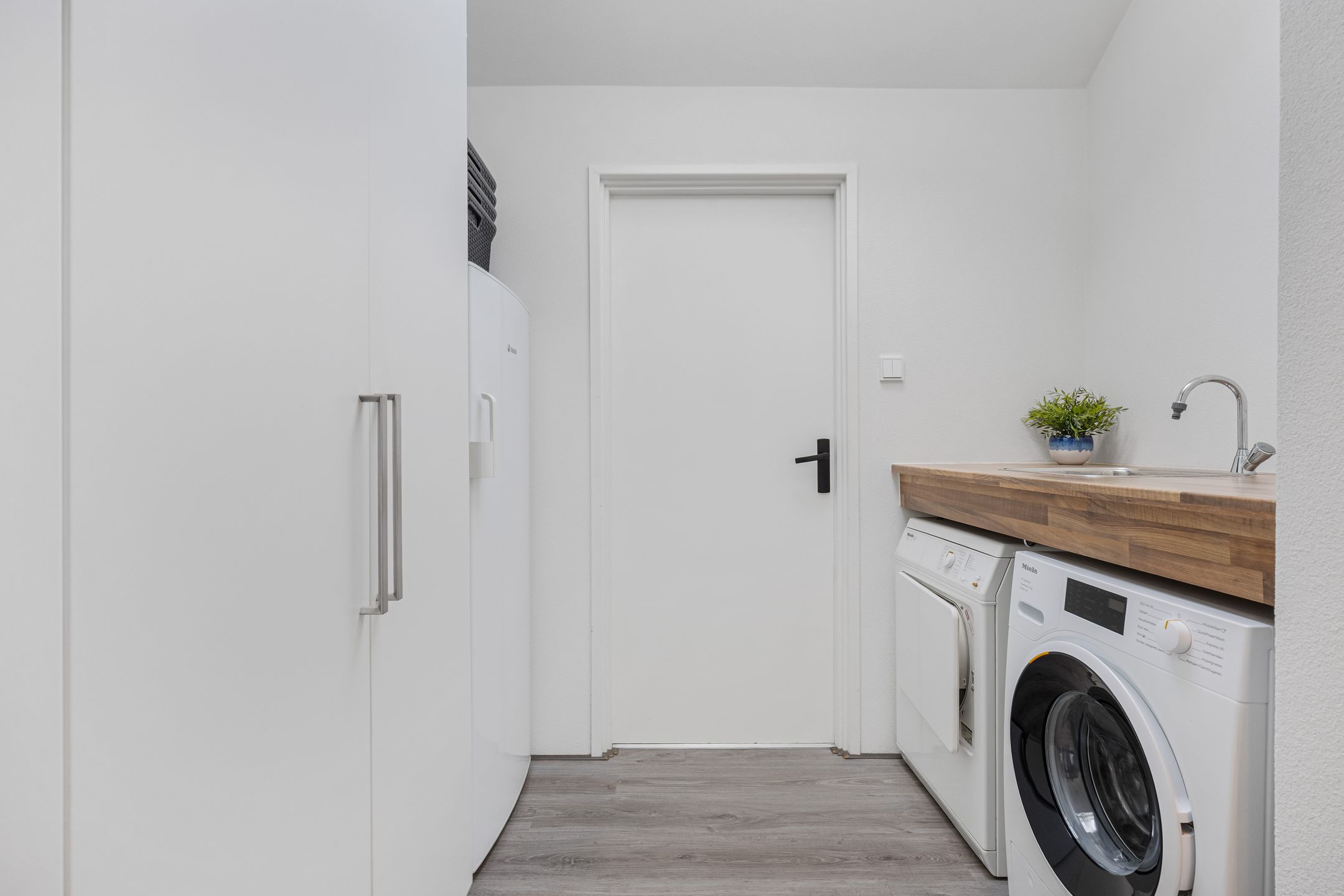 Garden-oriented family living in a spacious home in De Drait — 21