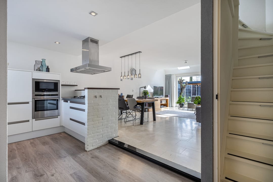 Garden-oriented family living in a spacious home in De Drait — 22