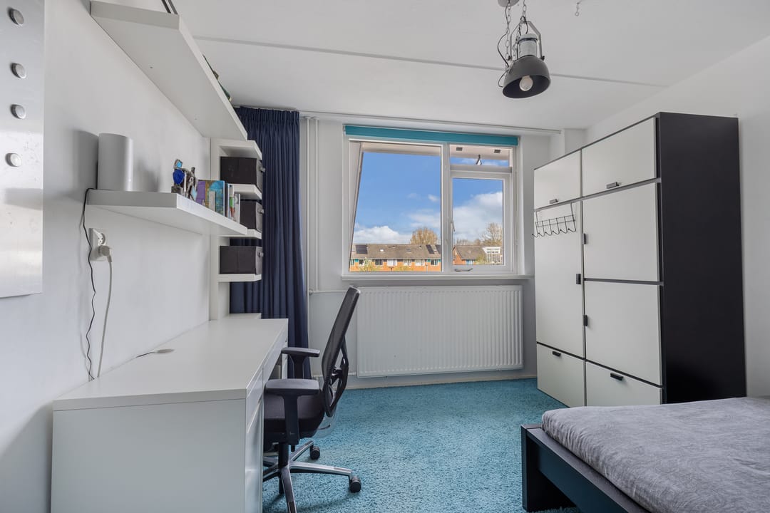 Garden-oriented family living in a spacious home in De Drait — 31
