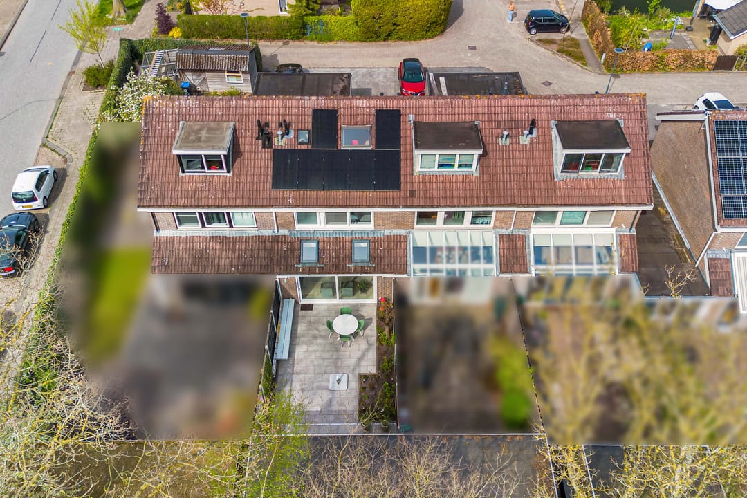 Garden-oriented family living in a spacious home in De Drait — 43