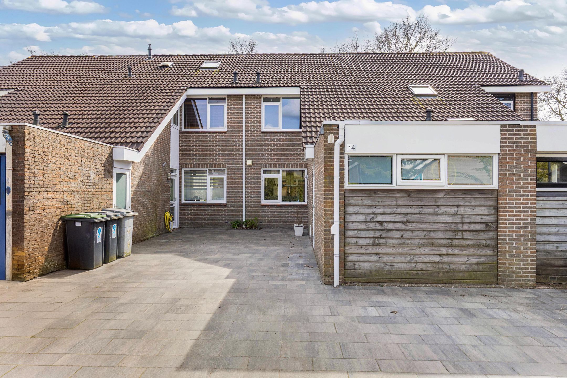 Garden-oriented family living in a spacious home in De Drait — 45