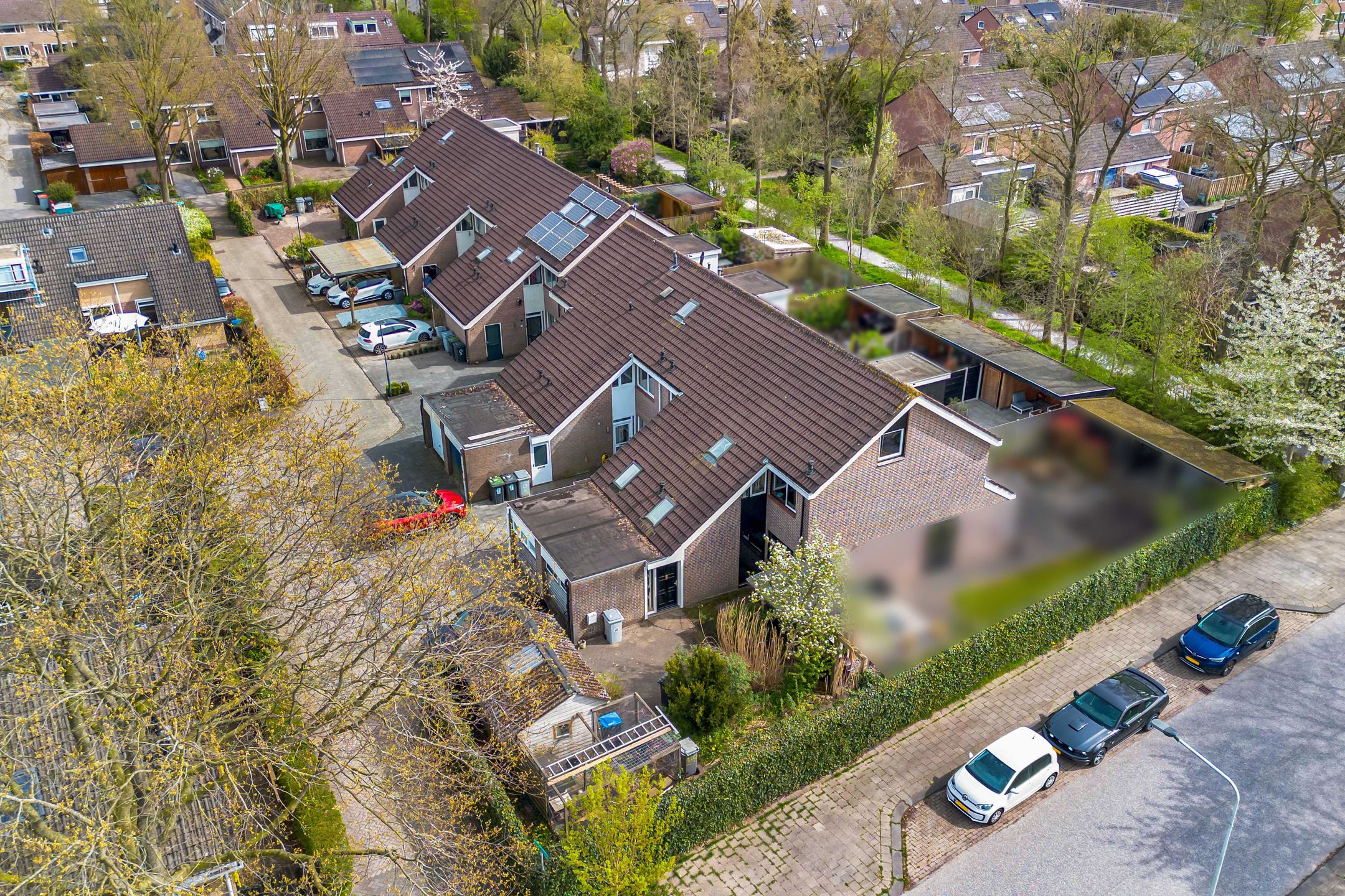 Garden-oriented family living in a spacious home in De Drait — 48