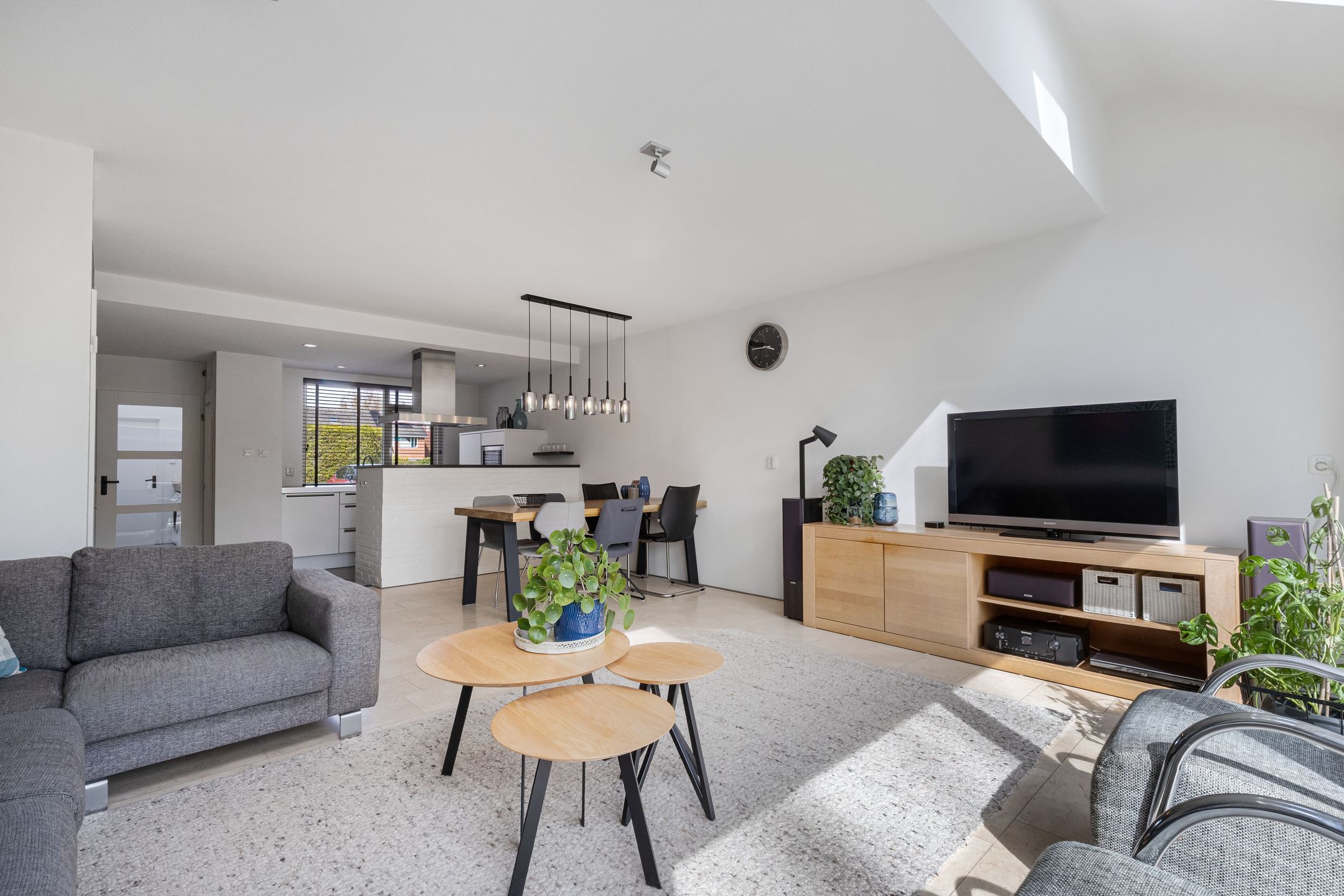 Garden-oriented family living in a spacious home in De Drait — 15