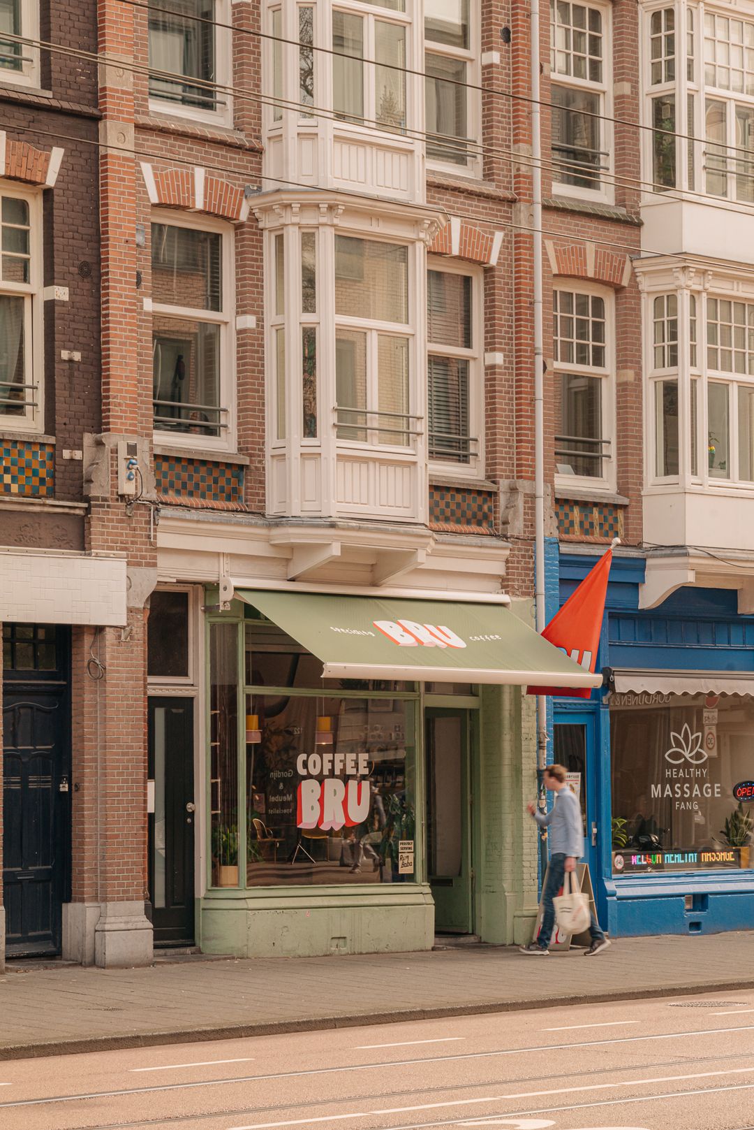 Photo 37 of Sint Willibrordusstraat 61-H