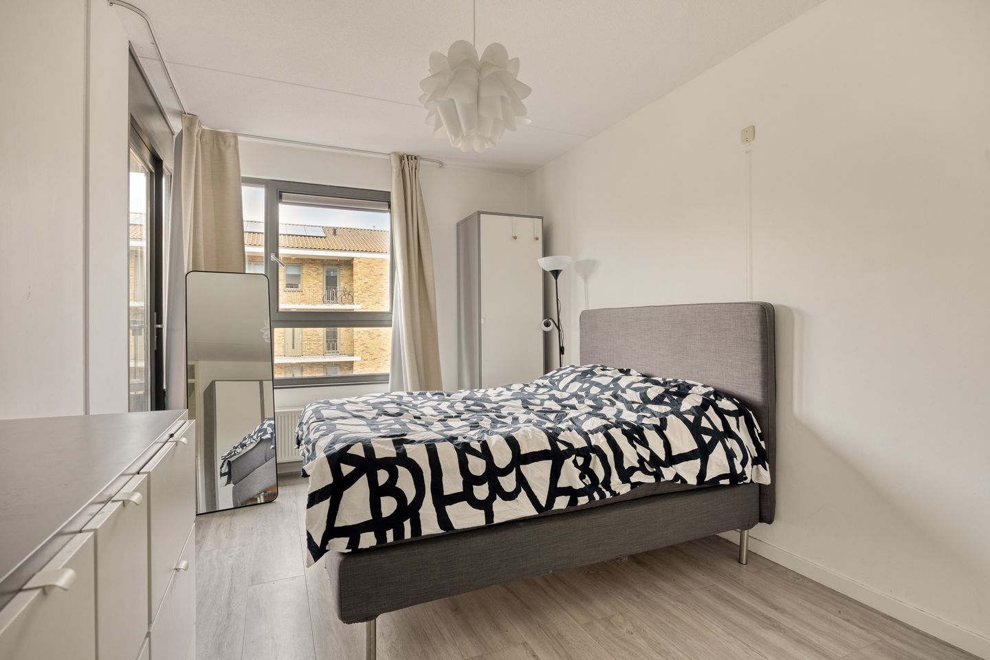 Foto 10 van Derkinderenstraat 160