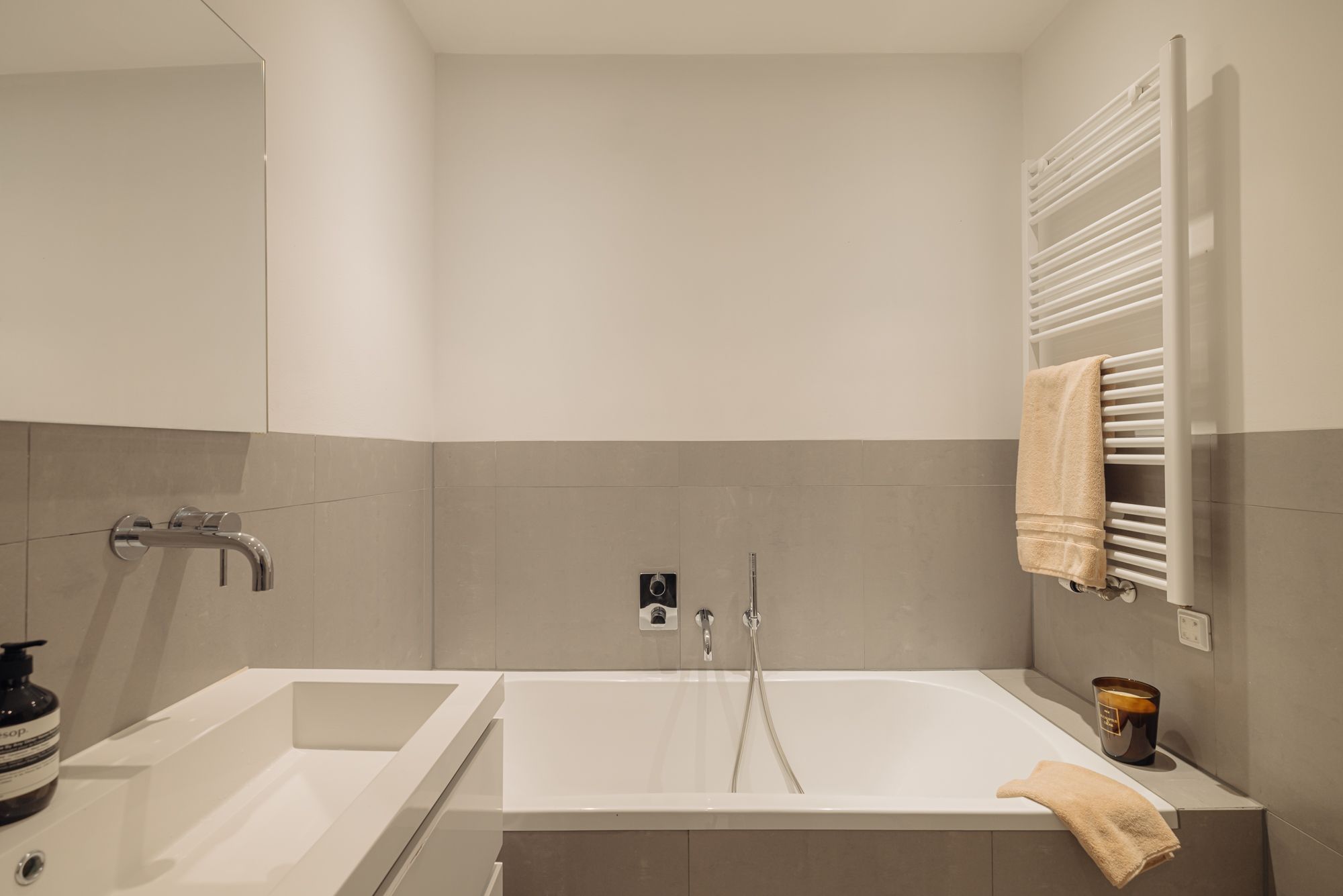 Photo 27 of Sint Willibrordusstraat 61-H