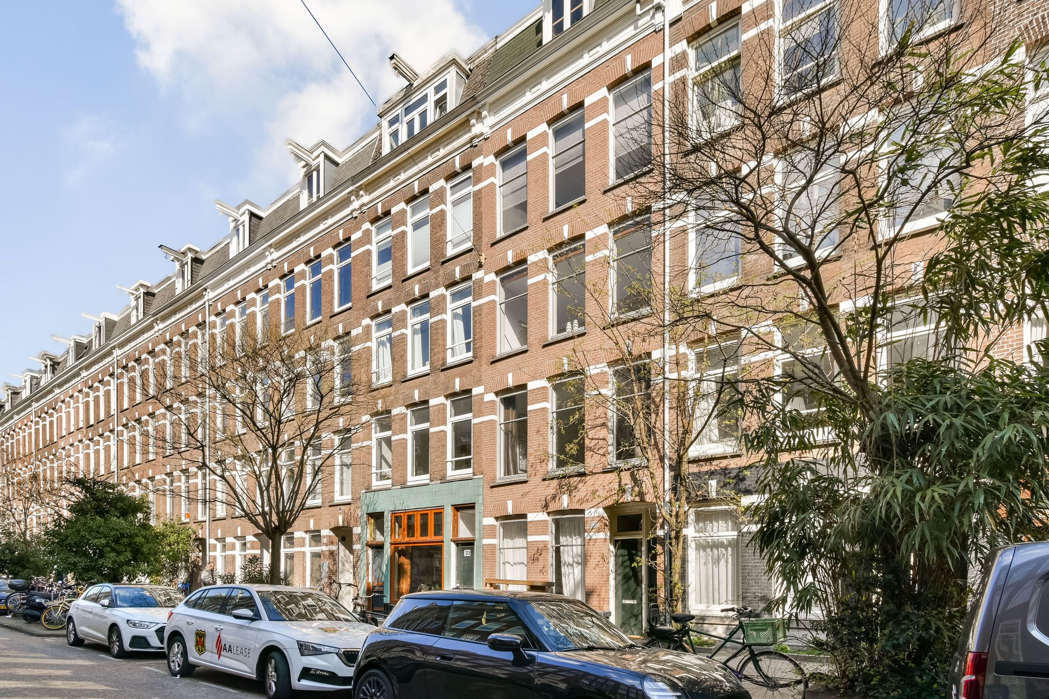 Charming Apartment with Spacious Balcony in De Pijp on Freehold Land — 24