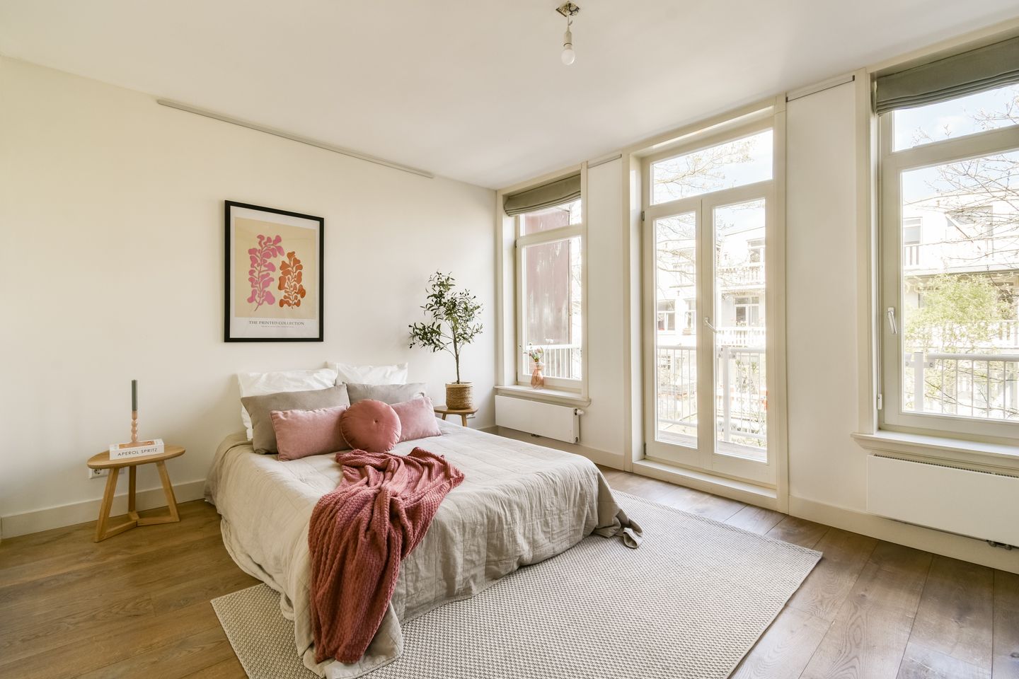 Charming Apartment with Spacious Balcony in De Pijp on Freehold Land — 14