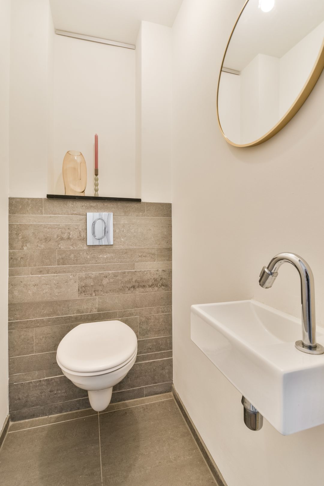 Charming Apartment with Spacious Balcony in De Pijp on Freehold Land — 22