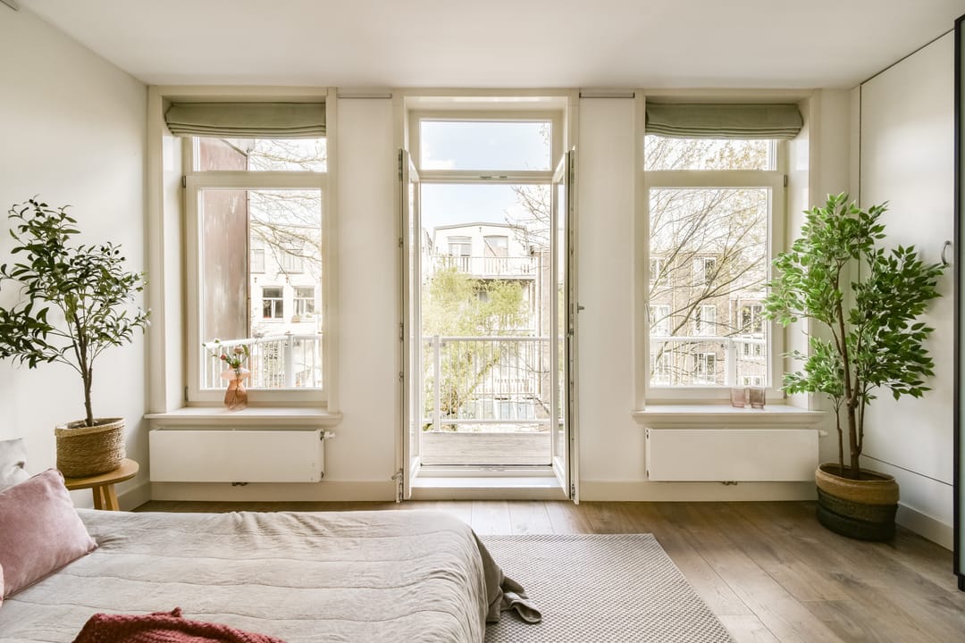 Charming Apartment with Spacious Balcony in De Pijp on Freehold Land — 16