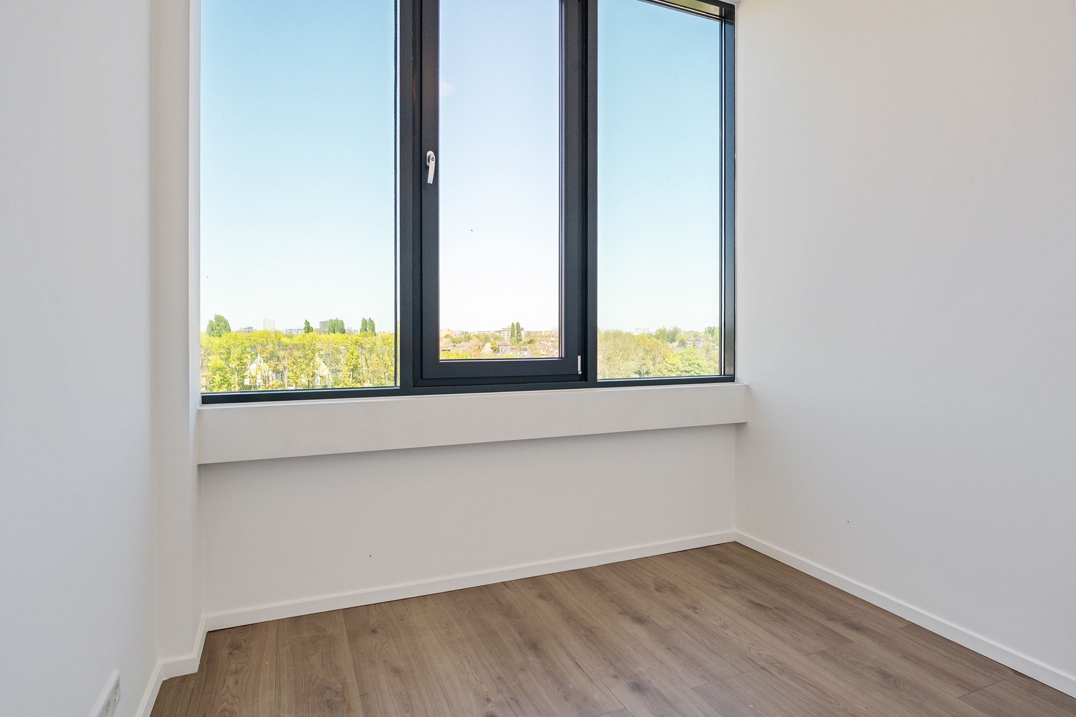 Photo 21 of Fascinatio Boulevard 892-P