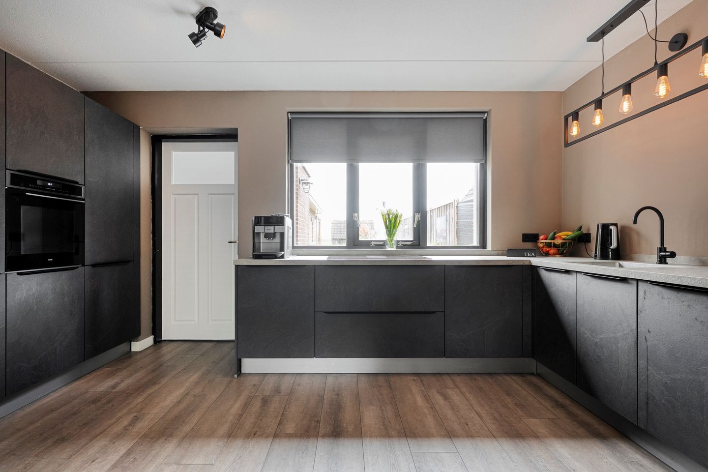 Foto 20 van Horstra's wijk 37-B