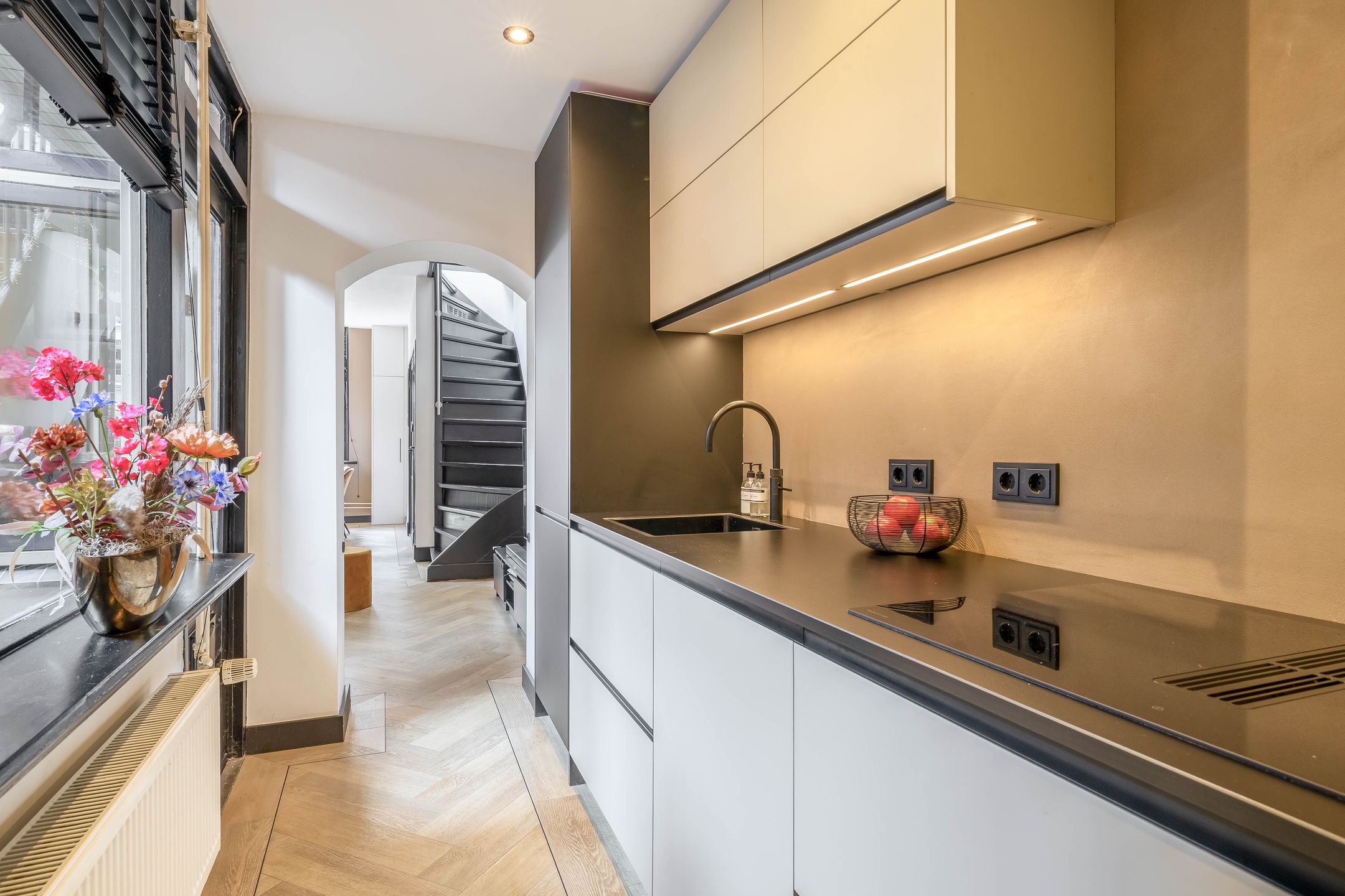 Photo 15 of Lange Weistraat 38