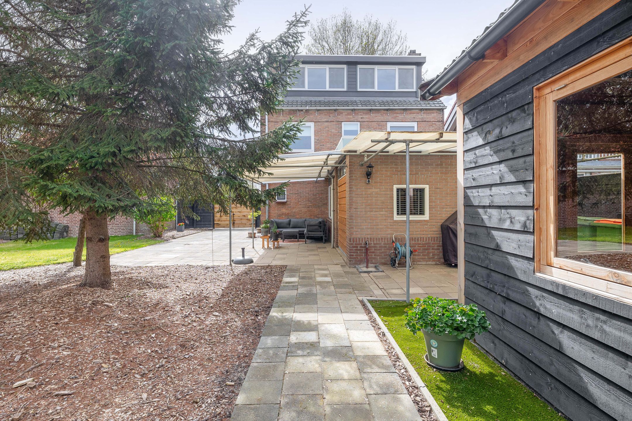 Foto 36 van van Strijenstraat 4