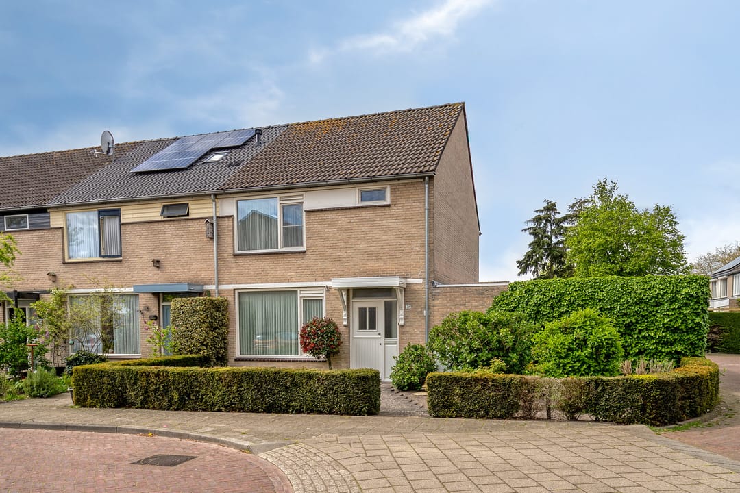 Photo 1 of Pater Dr. Loffeldstraat 26
