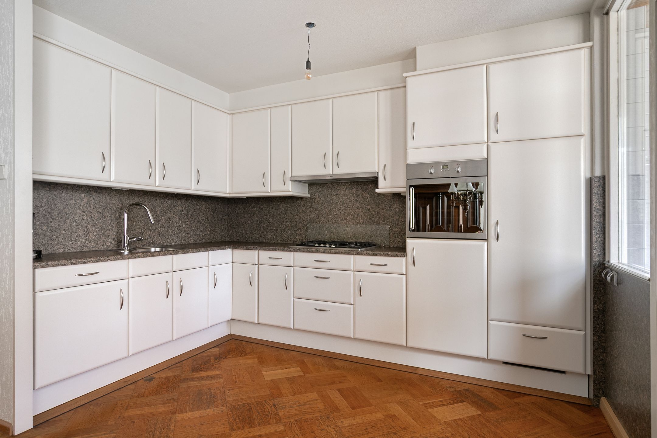 Photo 12 of Pater Dr. Loffeldstraat 26